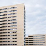 ¿Cómo afecta el viento a una fachada ventilada?